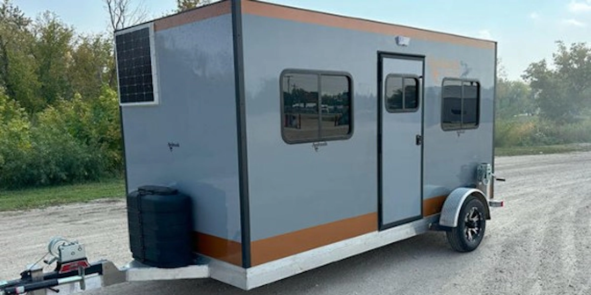 Read more about the article Ice House Buying Guide